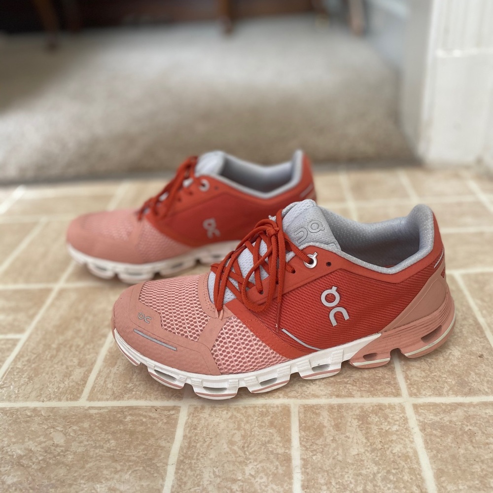 On cloud tennis shoes